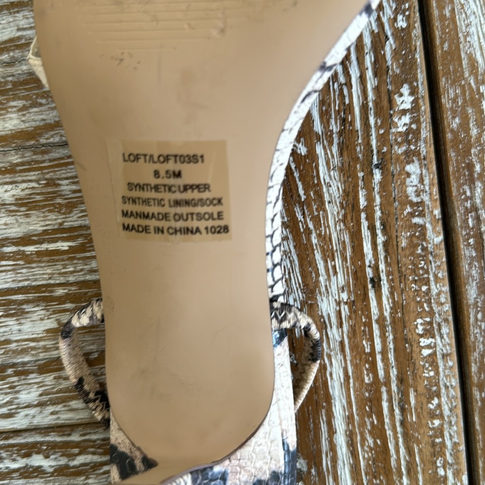 Steve Madden - Sandals - GUC - Picture 7 of 10